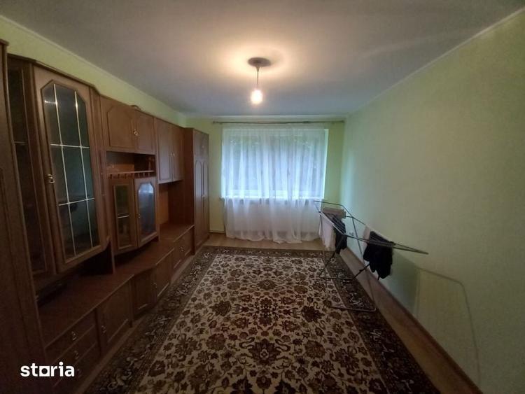 Apartament cu 3 camere decomandat în Săsar