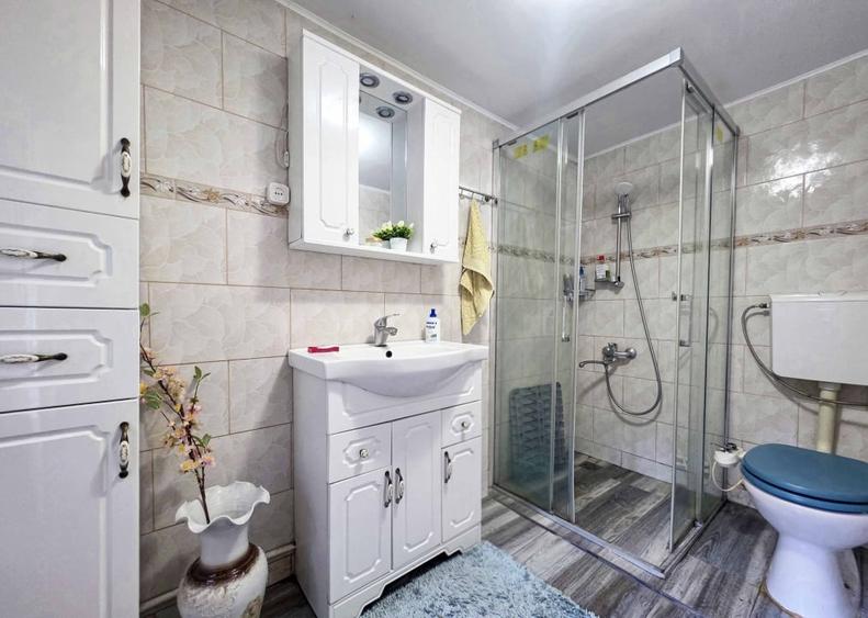 Casă individuală cu 4 camere cu Canalizare în Brătianu