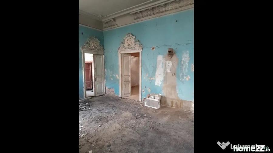 Casă cu 7 camere cu Teren 566 Mp în Unirii