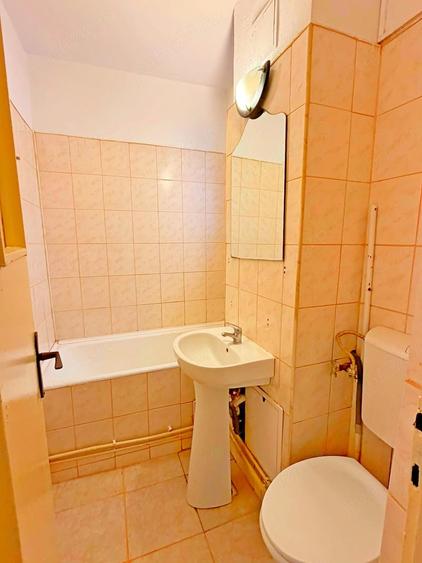 Apartament cu 3 camere semidecomandat în Gheorghe Lazăr