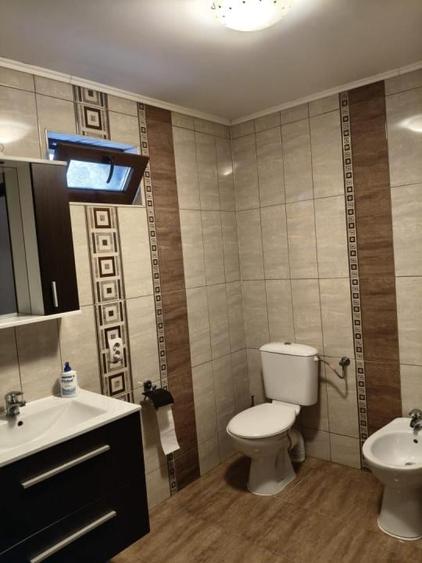 Casă individuală cu 10 camere cu Teren 251 Mp în Chitila