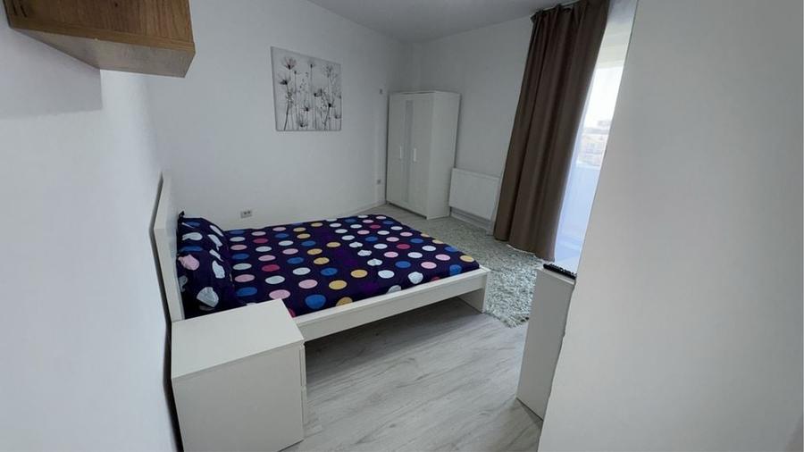 Garsonieră decomandată în Roșu