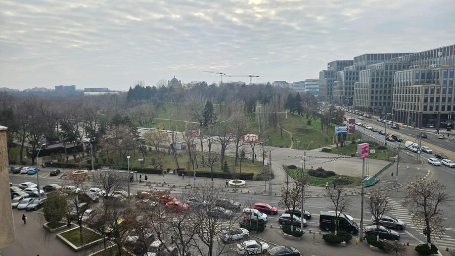 Apartament cu 3 camere decomandat, mobilat în Tineretului