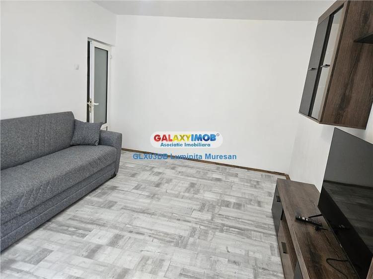 Apartament cu 3 camere decomandat în Micro 12