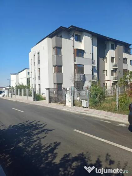 Apartament cu 2 camere semidecomandat în Est