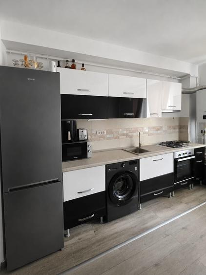 Apartament cu 2 camere semidecomandat în Roșu