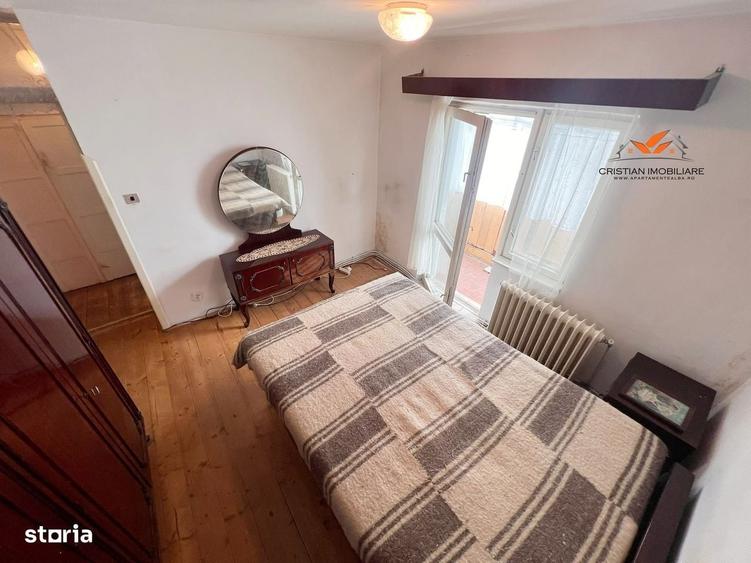 Apartament cu 3 camere decomandat în Cetate