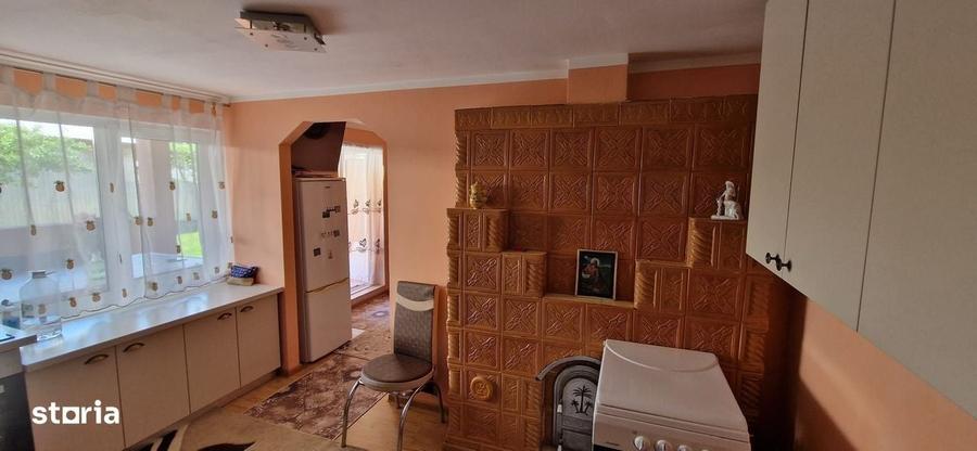 Casă cu 3 camere în Bogdănești