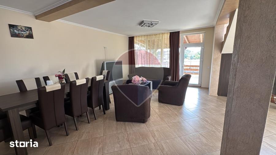 Casă cu 5 camere cu Teren 535 Mp în Sântandrei