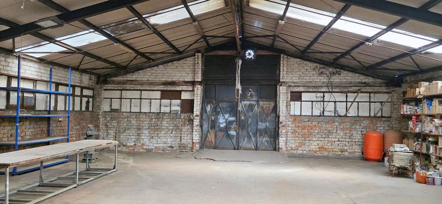 Spațiu industrial, de 290 mp, în Industriilor