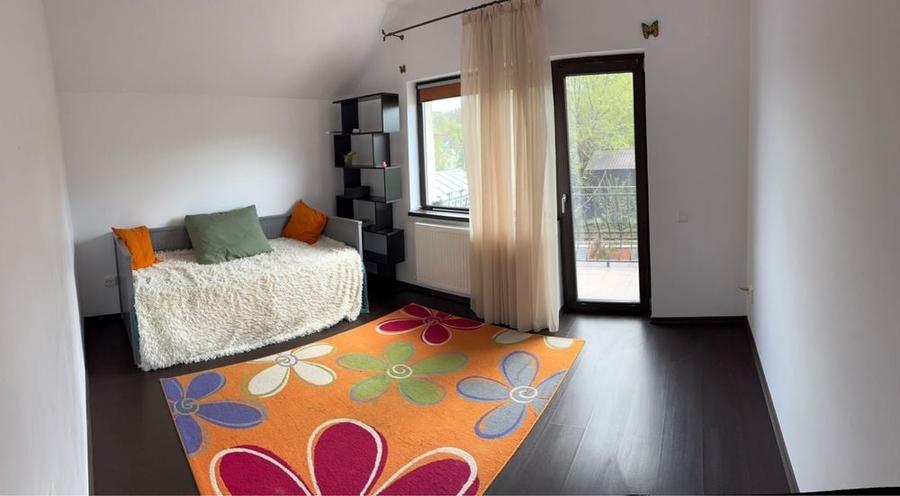 Casă cu 4 camere în Nisipoasa