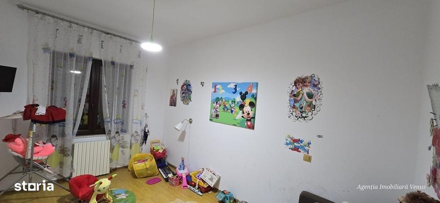 Casă cu 4 camere cu Teren 750 Mp în Cătămărești