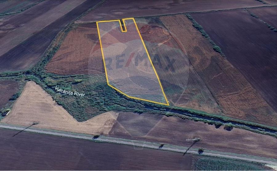 Teren agricol extravilan de 40000 mp, în Nord-Est
