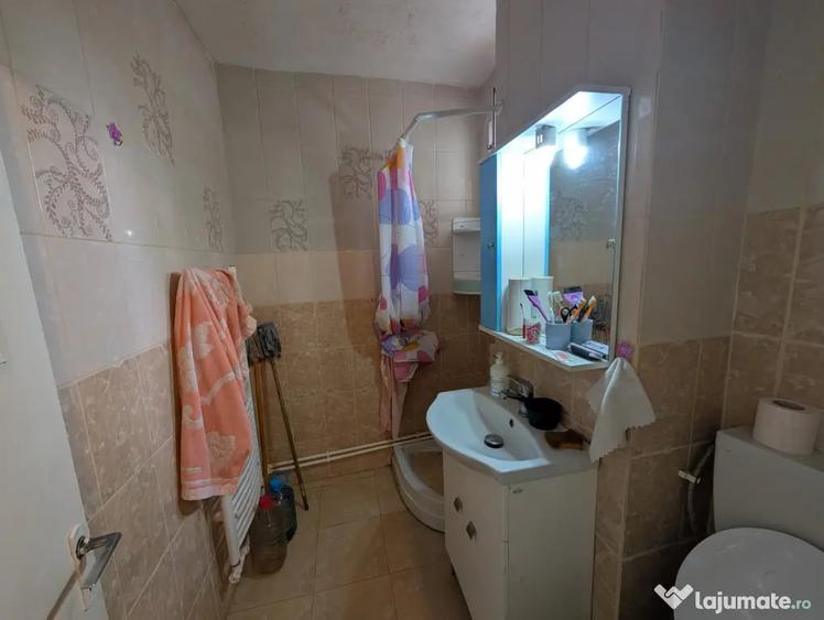 Apartament cu 3 camere decomandat în Alecu Russo