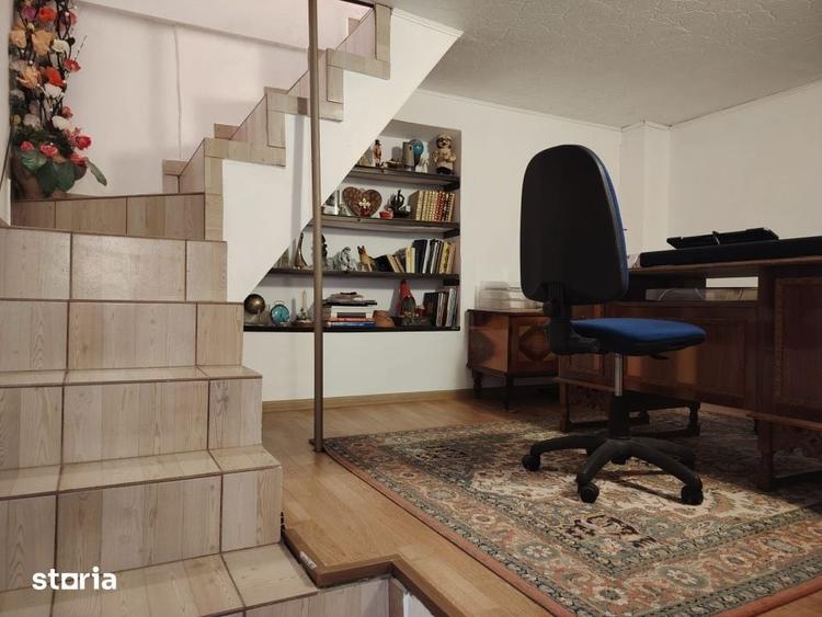 Casă cu 5 camere cu Teren 50 Mp în Siloz