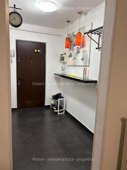 Apartament cu 3 camere semidecomandat, mobilat în Berceni