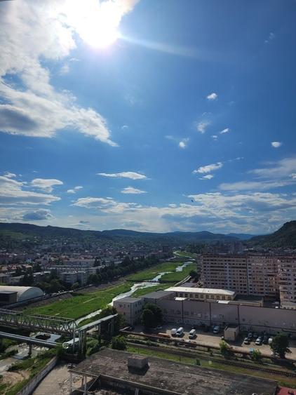 Apartament cu 3 camere decomandat în Ostroveni