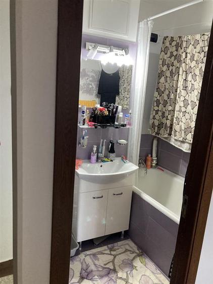 Apartament cu 2 camere decomandat, mobilat în Titan