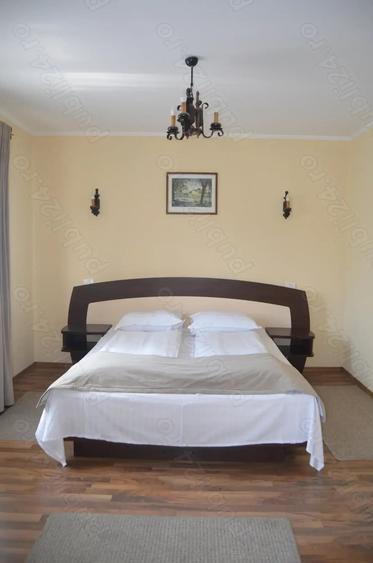 Casă cu 6 camere cu Teren 580 Mp în Valea Alba