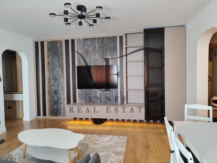 Apartament cu 3 camere semidecomandat în Colentina