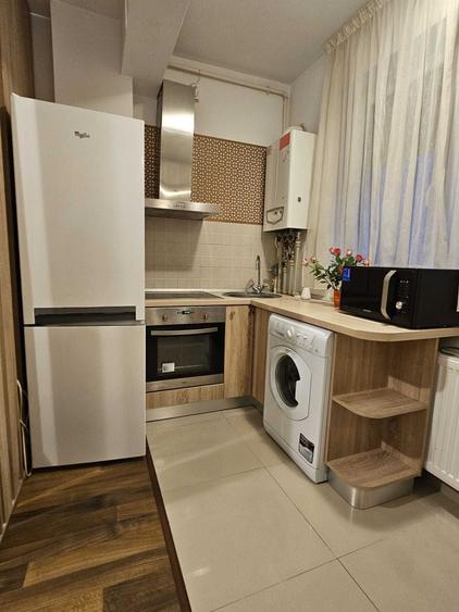 Apartament cu 2 camere semidecomandat în Roșu