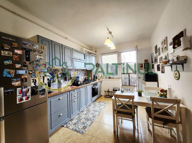 Apartament cu 3 camere decomandat, mobilat în Aeroport