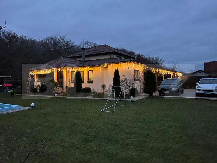 Casă individuală cu 5 camere cu Canalizare în Unirea