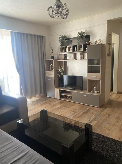 Garsonieră decomandată în Vitan