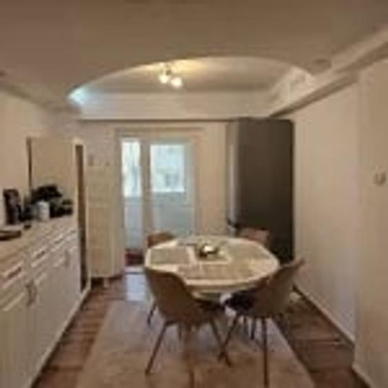 Apartament cu 2 camere decomandat, mobilat în Rovine