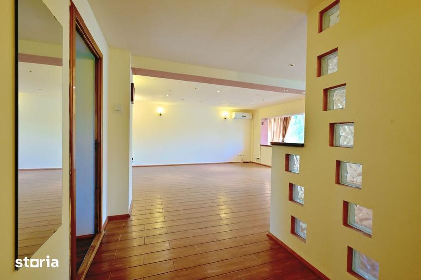 Apartament cu 4 camere decomandat în Vest