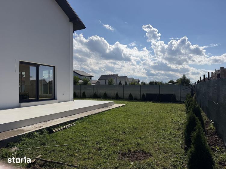 Casă cu 4 camere cu Teren 500 Mp în Sânpetru