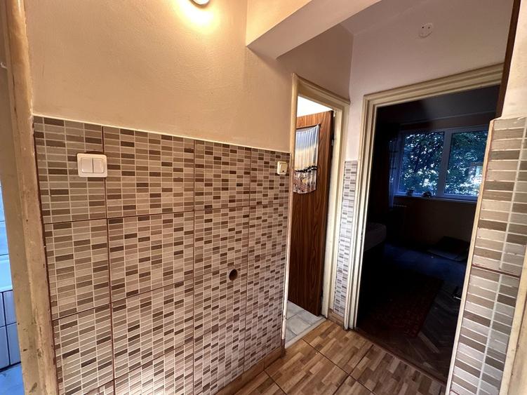 Apartament cu 4 camere semidecomandat în Drumul Taberei
