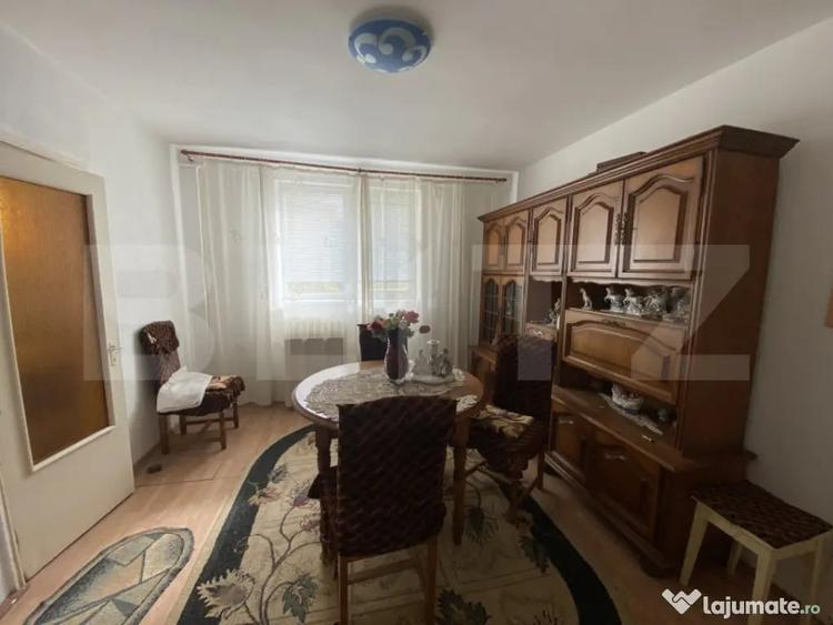 Apartament cu 2 camere semidecomandat, mobilat în Central