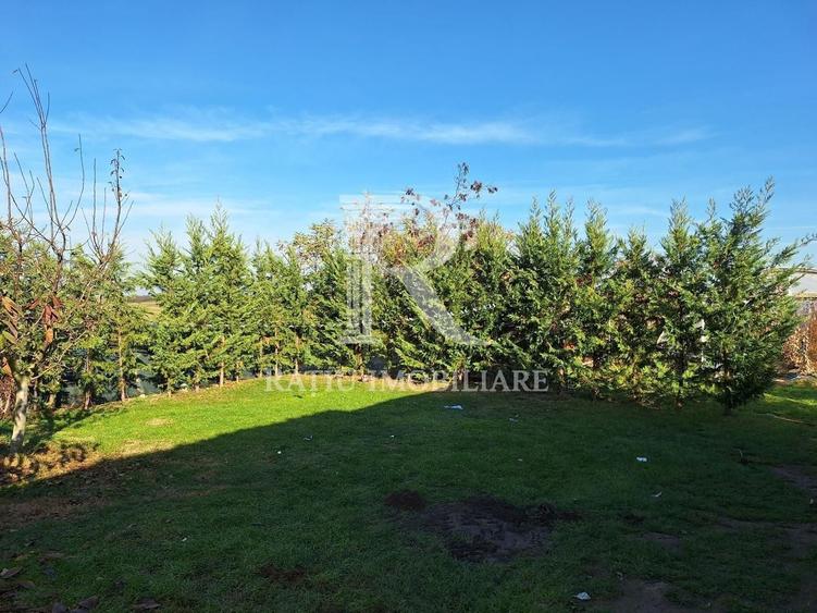 Casă individuală cu 6 camere cu Canalizare în Sărsig