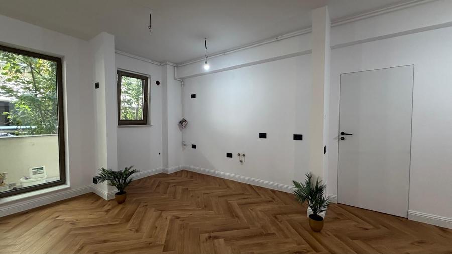 Apartament cu 2 camere semidecomandat în Aviației