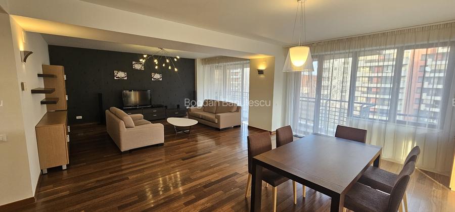 Vanzare- 4 camere superb - Central Park
