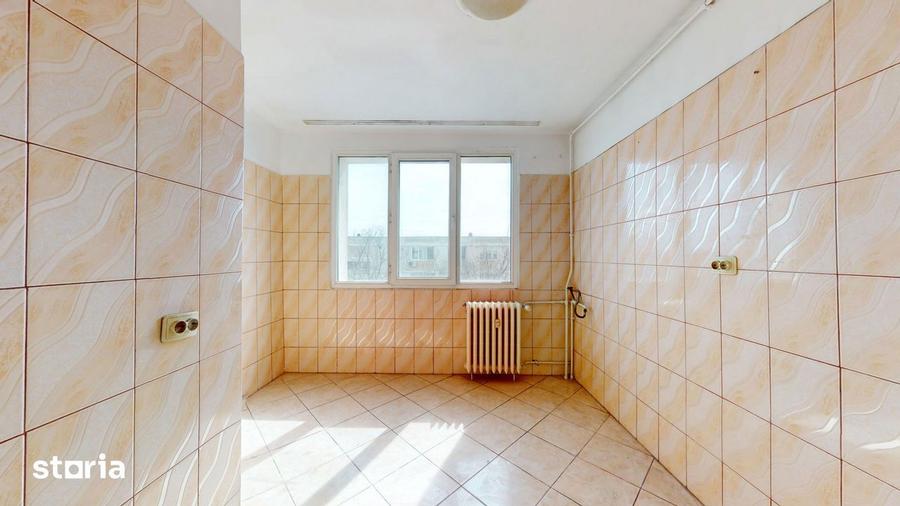 Apartament cu 4 camere decomandat în Rahova