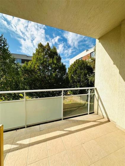 Apartament cu 4 camere decomandat, mobilat în Băneasa