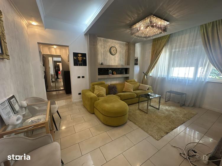 Apartament cu 3 camere semidecomandat în Eminescu