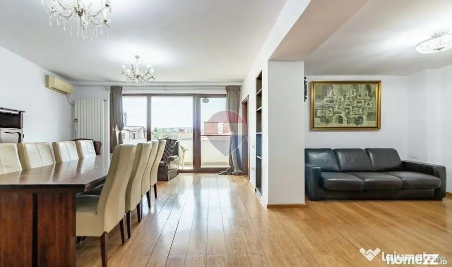 Apartament cu 4 camere decomandat în Unirii
