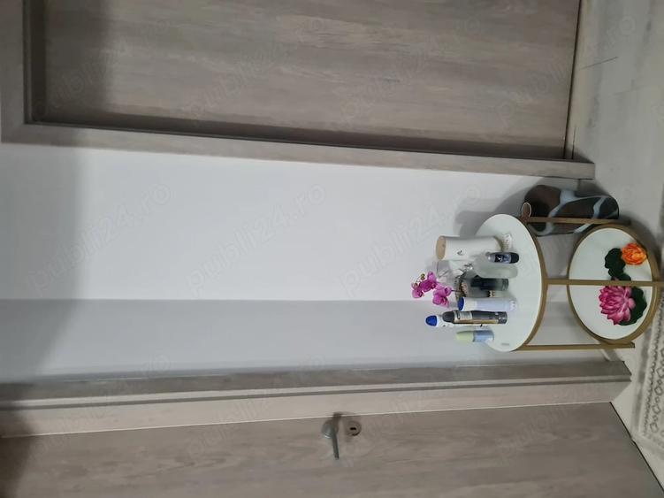 Apartament cu 2 camere semidecomandat în Valea Adâncă