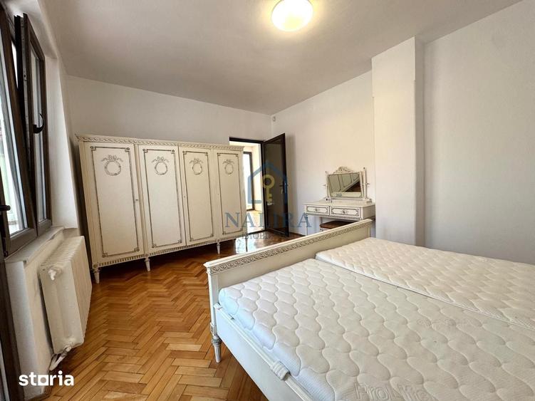 Casă cu 5 camere cu Teren 300 Mp în Valea Roșie