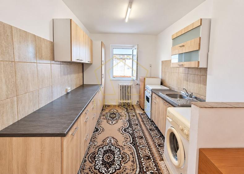 Apartament cu 2 camere semidecomandat, mobilat în Complex Studențesc
