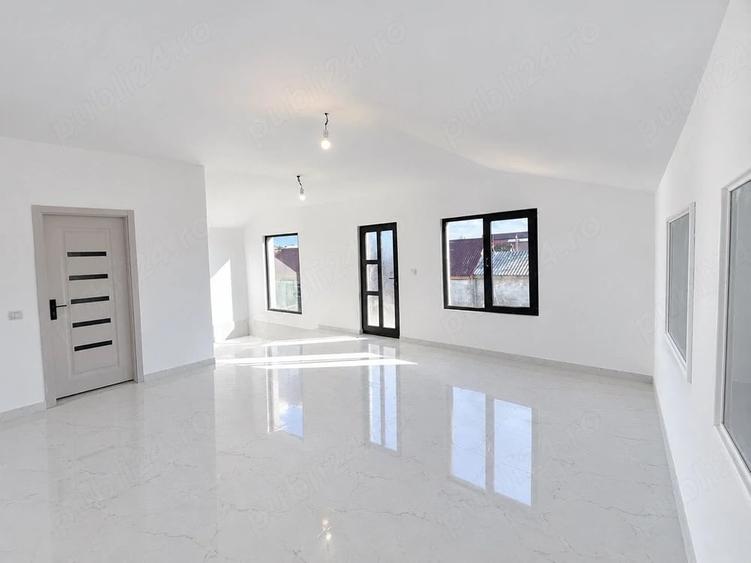 Casă cu 6 camere cu Teren 380 Mp în Central