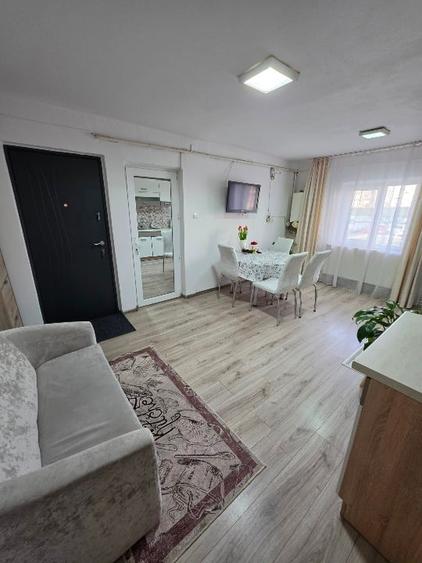 Apartament cu 4 camere decomandat în Central