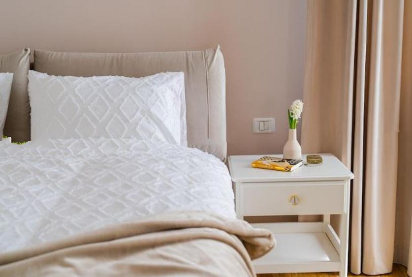 Apartament cu 2 camere semidecomandat, mobilat în Calea Victoriei