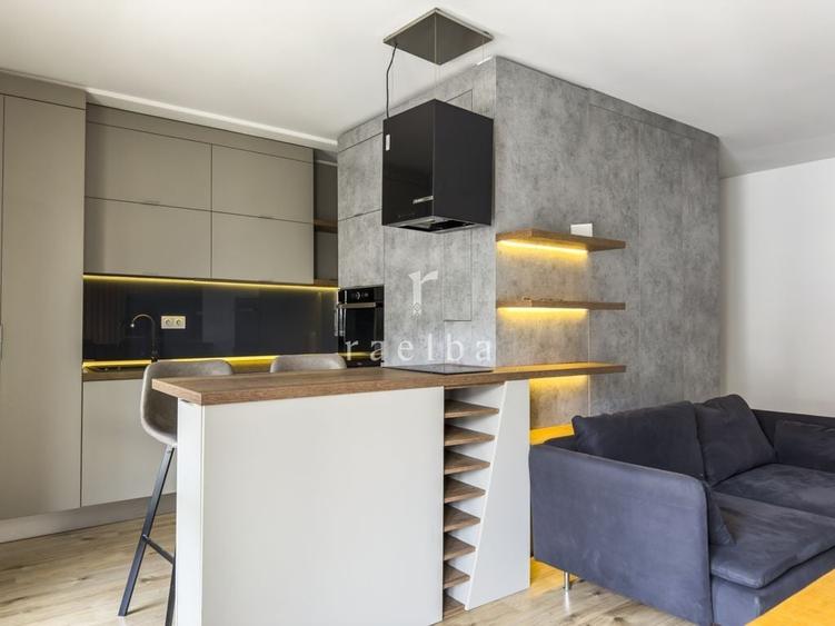 Apartament cu 3 camere decomandat în Aviației