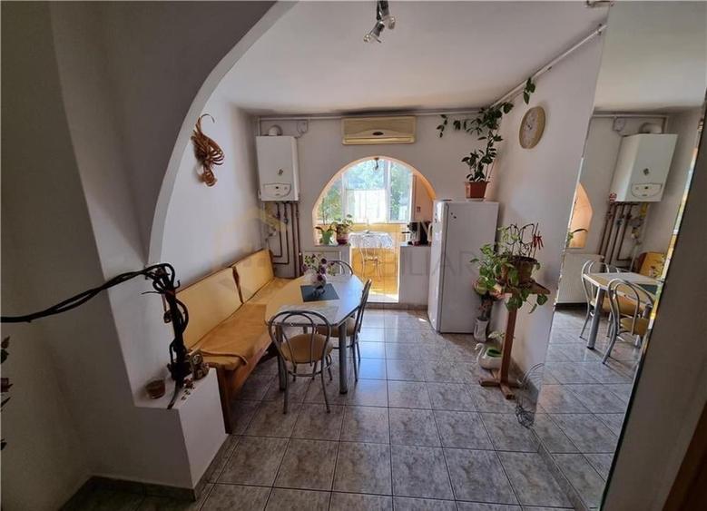 Apartament cu 3 camere decomandat, mobilat în Aeroport