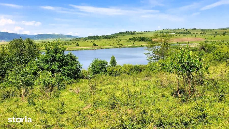 Teren de 3200 mp, în Central