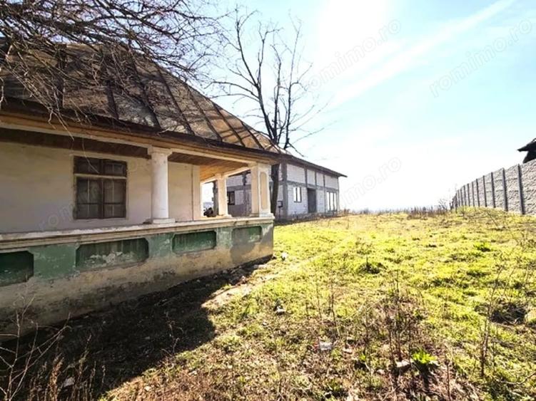 Casă cu Teren 1490 Mp în Proaspeți